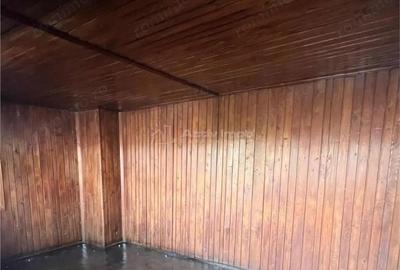 Casă cu 8 camere cu Teren 653 Mp în Central