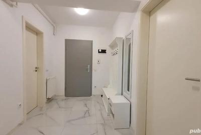 Apartament cu 2 camere decomandat în Tractorul