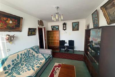 Apartament cu 3 camere semidecomandat în Drumul Taberei