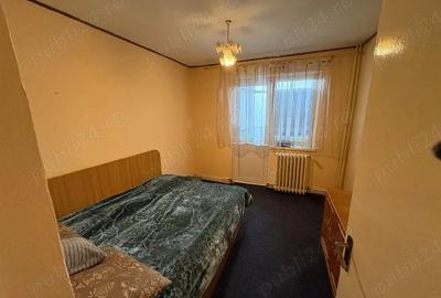Apartament cu 3 camere semidecomandat în Central - 3