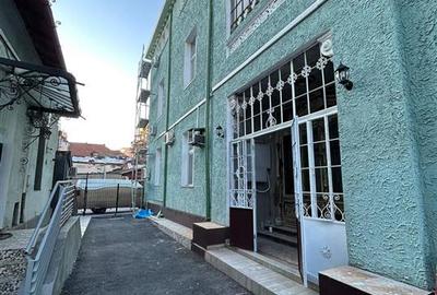 Cladire ultracentrala 1966 mp | consolidata | teren 1131 mp | Victoriei - Sfinti - 1