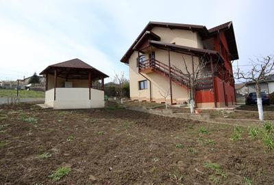 Casa de vanzare in Rediu - Spatiu Generos pentru Doua Familii