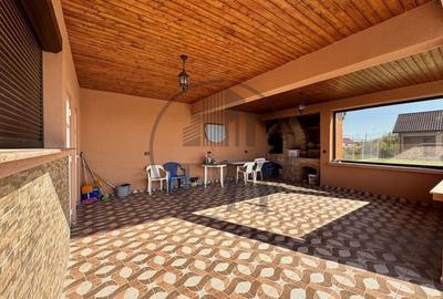 Casă cu 4 camere cu Teren 895 Mp în Corbu - 6