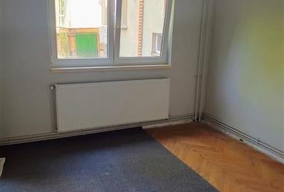 Apartament 2 camere cu centrala etaj 2 zona Lipovei - 4