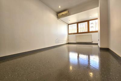 Ideal ca spatiu de birouri - apartament cu 4 camere - 5