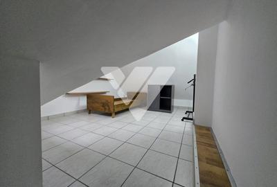 Apartament tip mansarda 3 camere de vanzare Zona Strand - 11