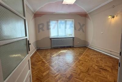 Apartament cu 3 camere la casa de inchiriat - 4
