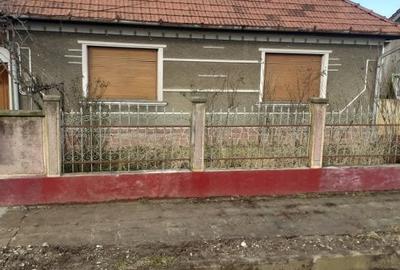 Proprietar-vand urgent casa cu curte ,gradina , imediat ocupabila si locuibila - 11