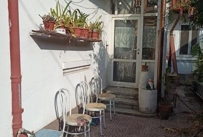 Casă cu 5 camere în Domenii - 1