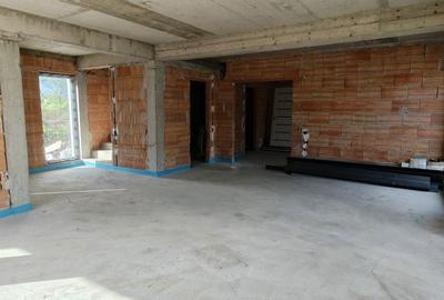 Casă cu 4 camere în Comșești - 6