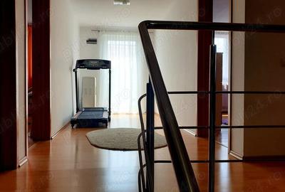 Casă cu 5 camere în Tei