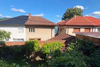 Casă cu 4 camere în Central - 3