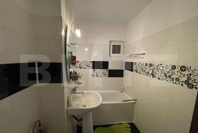 Apartament 3 camere decomandat cu garaj privat, zona Bila - 1