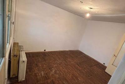 Garsonieră decomandată în Central - 2