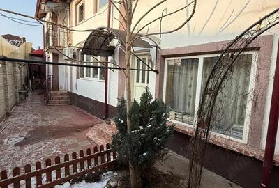 Casă cu 6 camere cu Teren 220 Mp în Central - 7