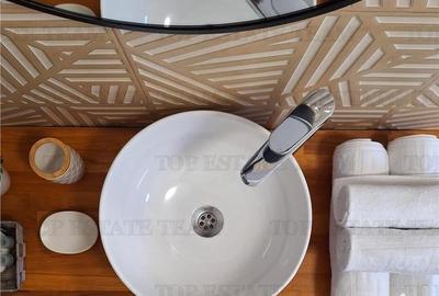 Pensiune premium de vanzare in Voronet  1.610 mp utili, teren 1.021 mp, afacere - 5