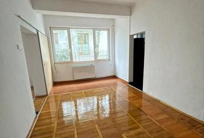 Urgent! 22 Decembrie, apartament la casa ,4 camere, parter - 4
