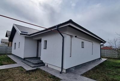 Casa individuala - 3 camere 2 bai - 400 mp teren - 15 min statie STV - 16