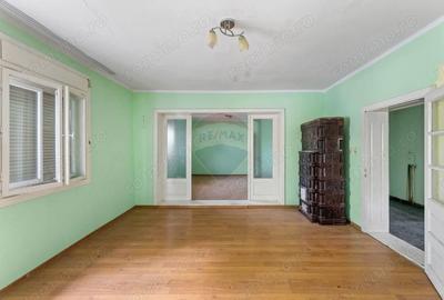 Casă cu 9 camere cu Canalizare în Central - 12