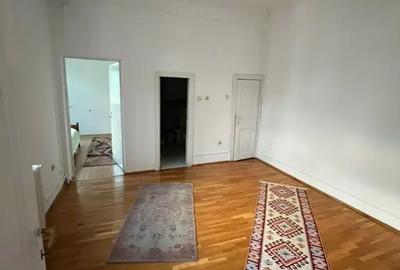 Casă cu 5 camere cu Teren 402 Mp în Central - 1
