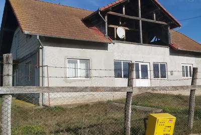 Casa 307 mp + teren de vanzare Jud. Mures - 1