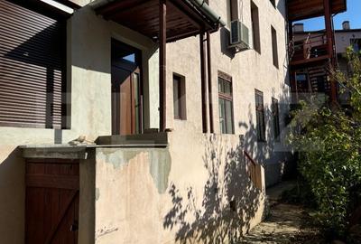 Apartament 3 camere, tavan inalt, garaj, zona bld 16 Decembrie - 11