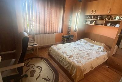 Apartament cu 2 camere semidecomandat în Rovine - 3