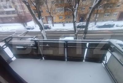 Apartament cu 4 camere semidecomandat în Micro 17 - 2