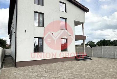 Spațiu comercial, de 500 mp, în Central