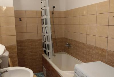 Garsonieră decomandată în Traian - 9