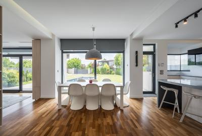 Experience Exclusive Living - 6