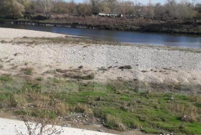 Teren de 7240 mp, în Abator - 3