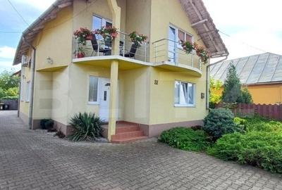 Casa individuala , de vanzare, cu 6 camere, 1324 mp teren, zona Turda Noua
