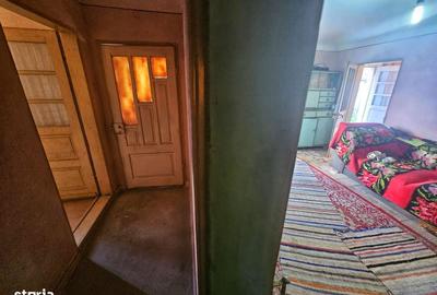 Casă cu 4 camere în Teișani - 13