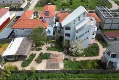 Casă cu 11 camere cu Teren 1100 Mp în Central - 1