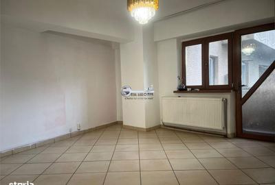 Apartament cu 3 camere decomandat în Hala Centrală - 9