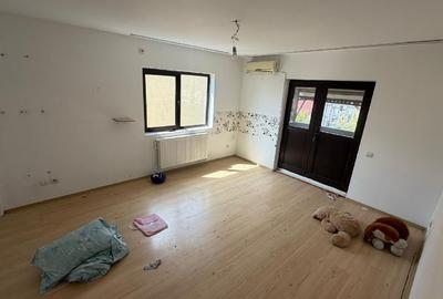 Casă individuală cu 7 camere cu Teren 310 Mp în Est - 5