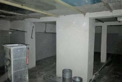 Zona Piata Delfinului 200mp impartit pe Parter 110 mp etaj 90 mp ideal depozit e - 2