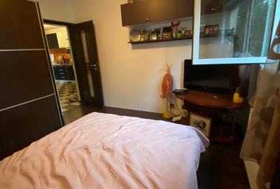 PE propune spre vanzare un apartament cu 3 camere, situat in zona străzii Salcâm - 9