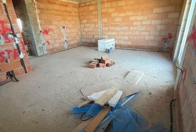 Duplex pe parter 3 camere 2 băi COMISION 0 - 13
