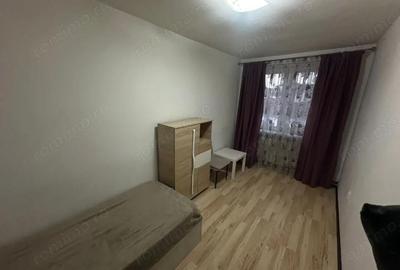 Apartament cu 3 camere semidecomandat în Central - 3
