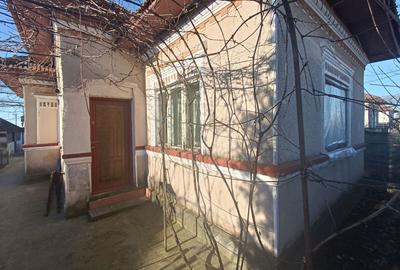 Casă cu 4 camere în Pătuleni - 7