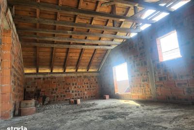 Casă cu 4 camere cu Teren 380 Mp în Central - 8