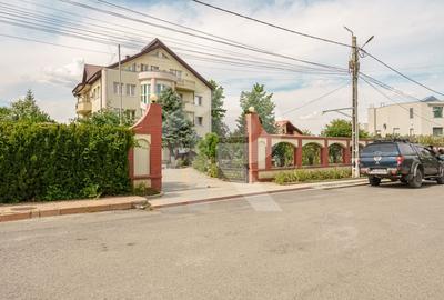 Casa cu teren de 3000 mp - ponton la lac - piscina si casa de oaspeti - 4