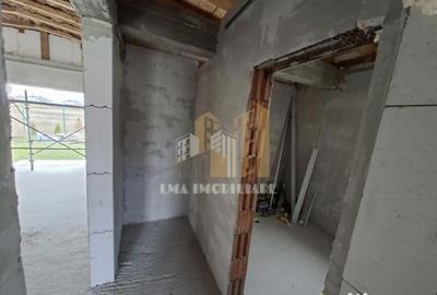 Casă cu 4 camere cu Canalizare în Sânpetru - 4