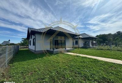 Casă cu 4 camere cu Teren 500 Mp în Ciofliceni - 1