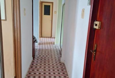 Apartament 3 camere, etaj 3, situat pe str Soveja, aproape de Bdul Tomis - 11