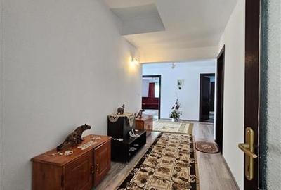 PROPRIETATE DE VANZARE in Slănic Moldova cu 2 case pe teren de 2.160 mp | L - 10