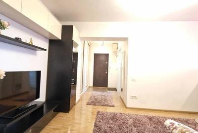 Stefan cel Mare metrou,bl.reabilitat,4/10, decomandat,balcon inchis,AC, mobilat.