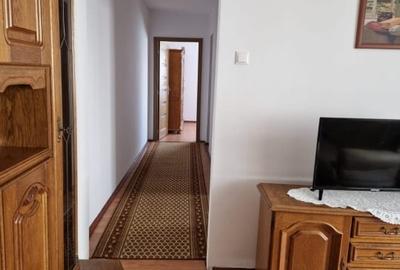 Ocazie: vand apartament cu 3 camere str.Ghe Lazar - 8
